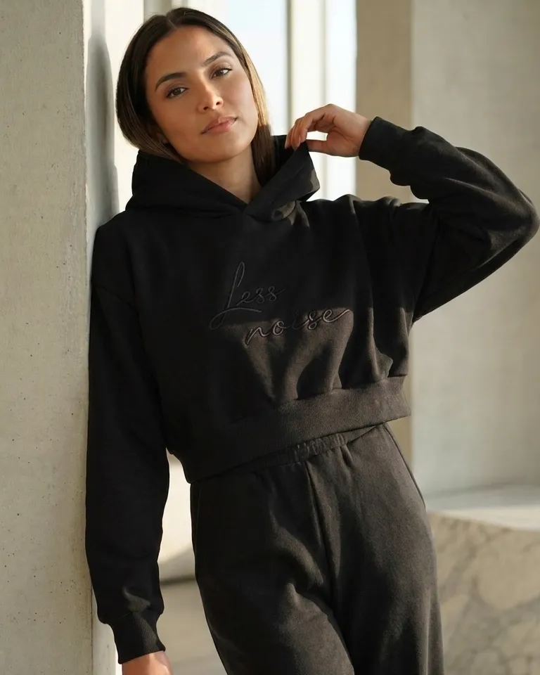 [BCTLN-NE] Buzo Crop Top Less Noise (Negro)